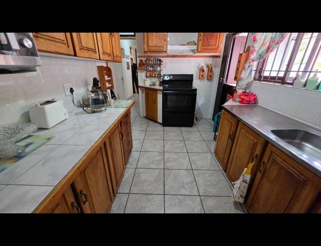 4 BEDROOM HOUSE FOR SALE IN MOUNT VERNON